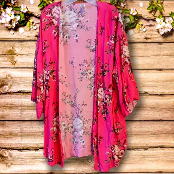 Honeyme Tops - 2 HONEYME curvy - Bright Pink Floral Cardigan
